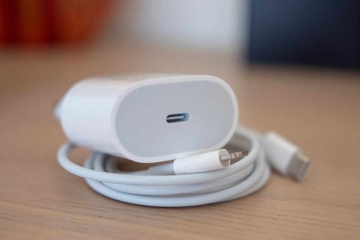 Apple iPhone 18 Pro Max Charger and Charging